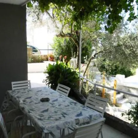 Zelic Guest house Krvavica